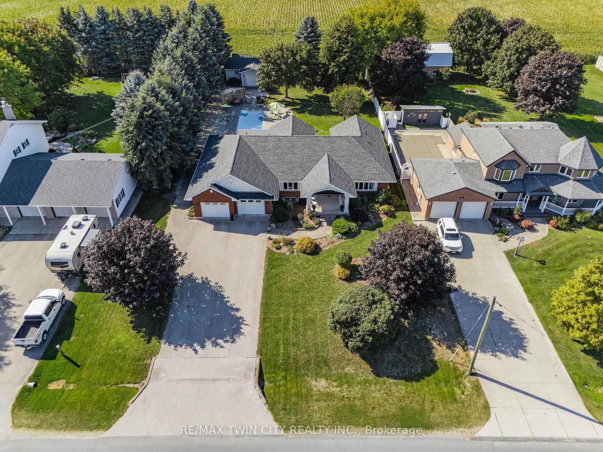 Photo 3 of 6 Eldale Road, Woolwich, Elmira — HOMEH