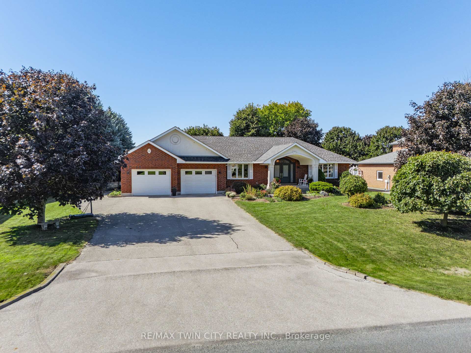 Photo 7 of 6 Eldale Road, Woolwich, Elmira — HOMEH