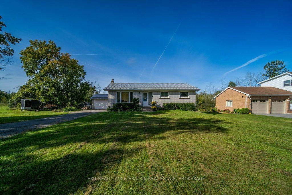 Photo 2 of 504 Coronation Boulevard, Loyalist, Amherstview — HOMEH