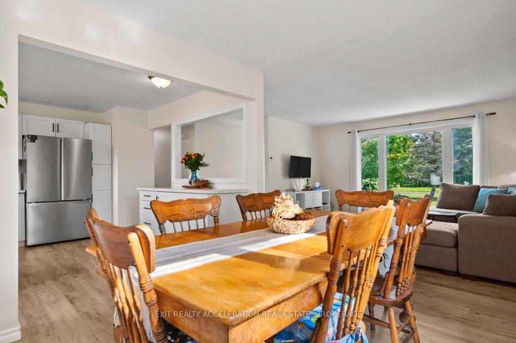 Photo 7 of 504 Coronation Boulevard, Loyalist, Amherstview — HOMEH