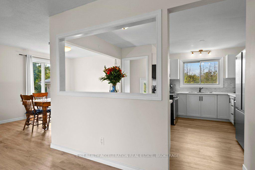Photo 8 of 504 Coronation Boulevard, Loyalist, Amherstview — HOMEH