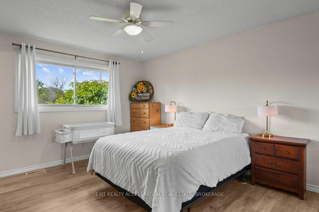 Photo 13 of 504 Coronation Boulevard, Loyalist, Amherstview — HOMEH