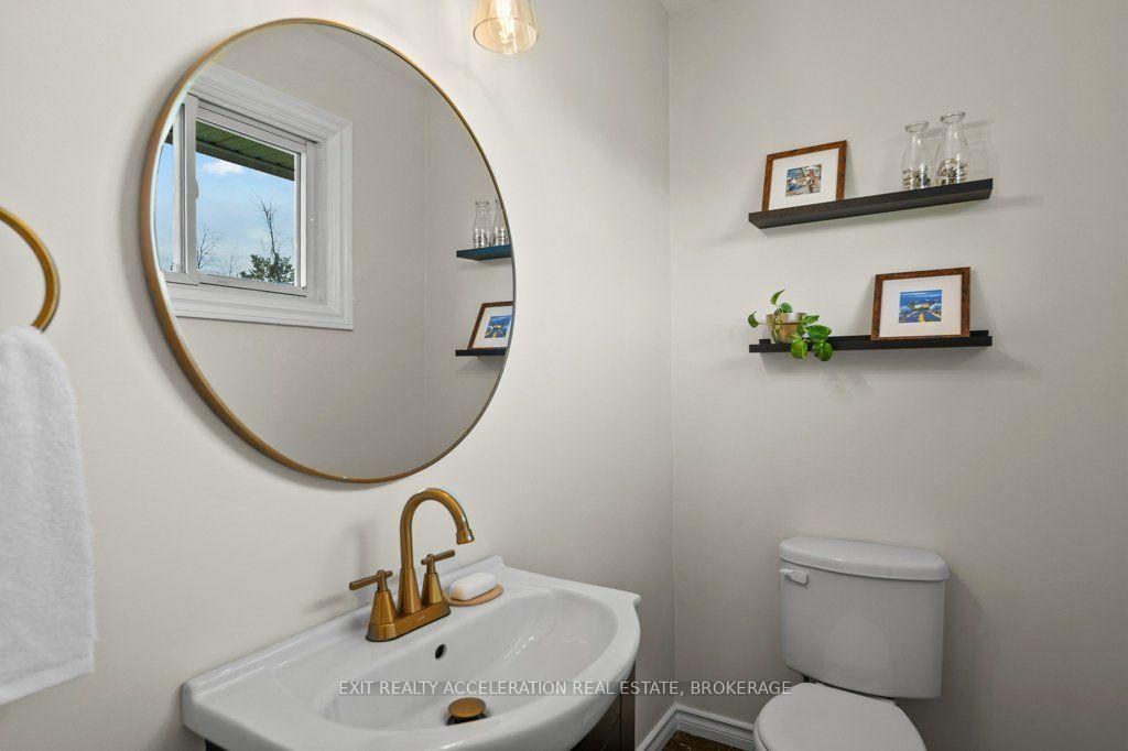 Photo 14 of 504 Coronation Boulevard, Loyalist, Amherstview — HOMEH