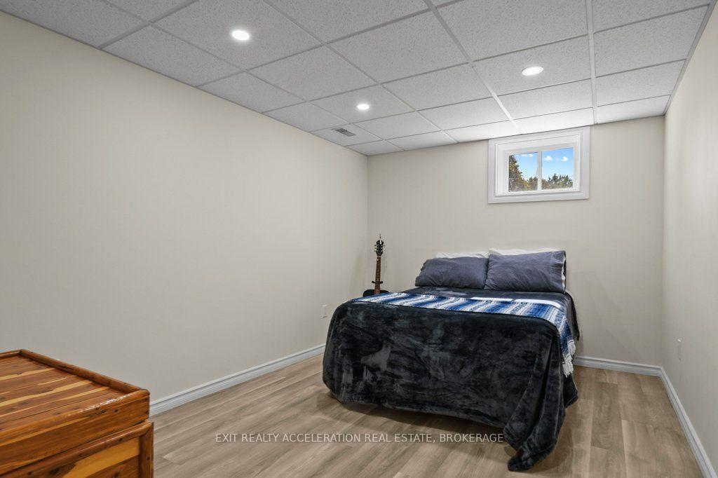 Photo 23 of 504 Coronation Boulevard, Loyalist, Amherstview — HOMEH