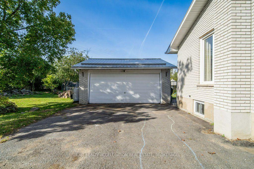 Photo 37 of 504 Coronation Boulevard, Loyalist, Amherstview — HOMEH
