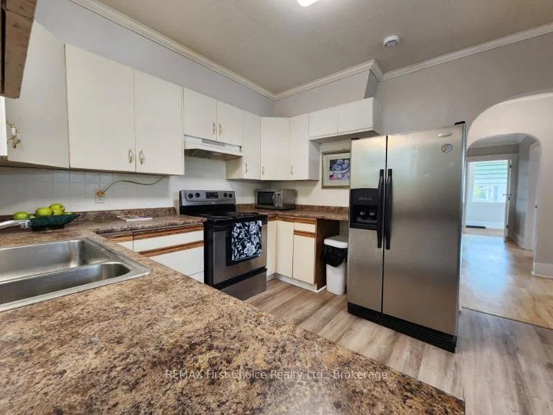 Photo 14 of 380 Queen Street, Thunder Bay, Court / Cumberland — HOMEH