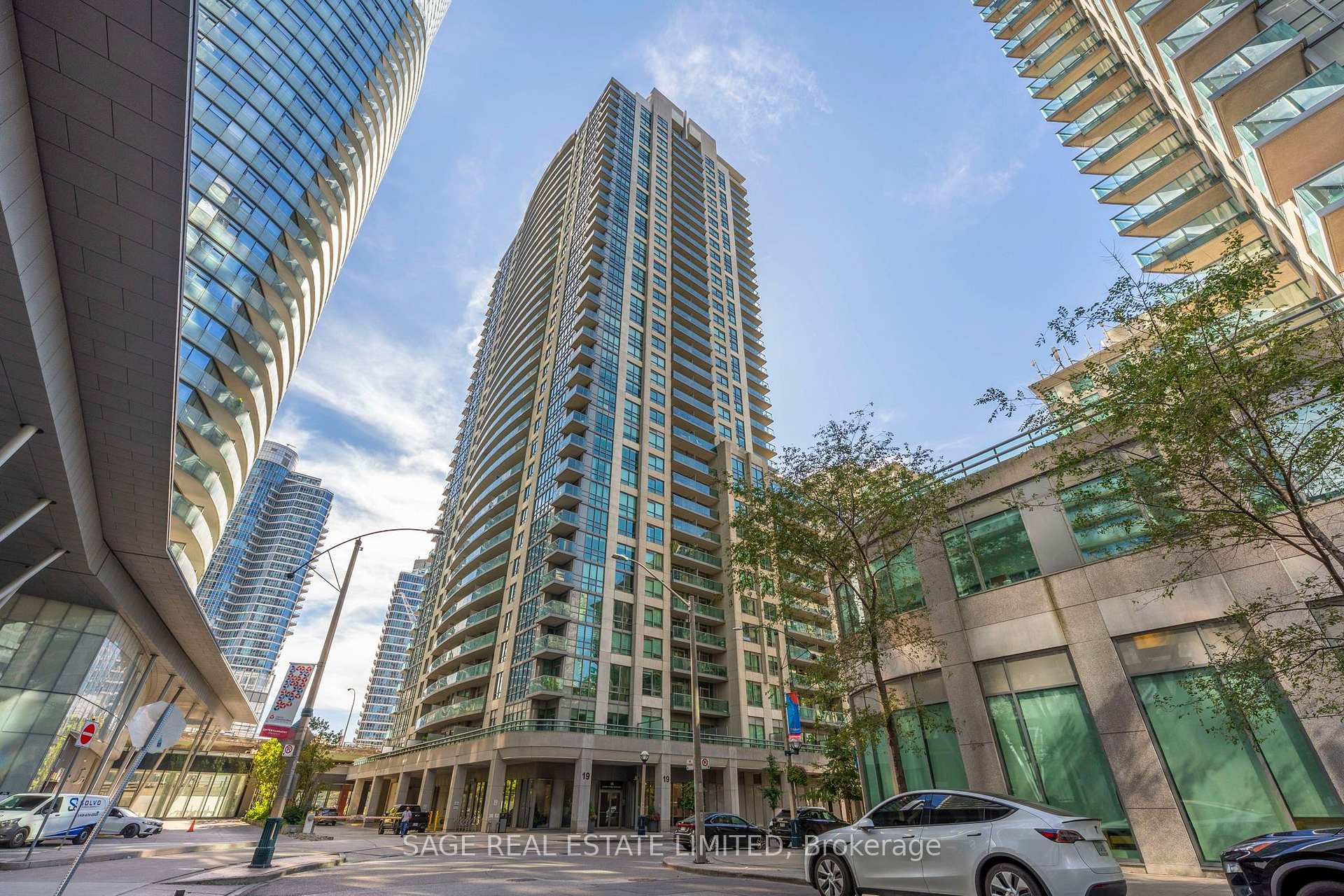 Photo 2 of Unit 1605, 19 Grand Trunk Crescent, Toronto, Waterfront Communities — HOMEH