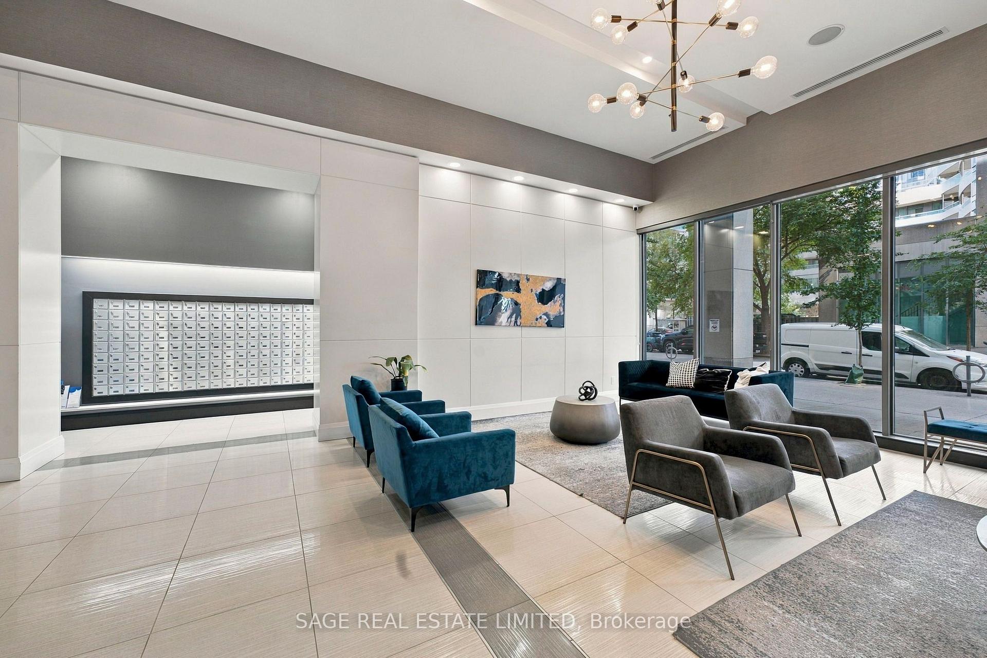 Photo 6 of Unit 1605, 19 Grand Trunk Crescent, Toronto, Waterfront Communities — HOMEH