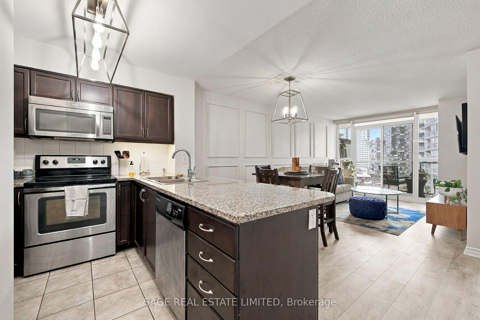 Photo 10 of Unit 1605, 19 Grand Trunk Crescent, Toronto, Waterfront Communities — HOMEH