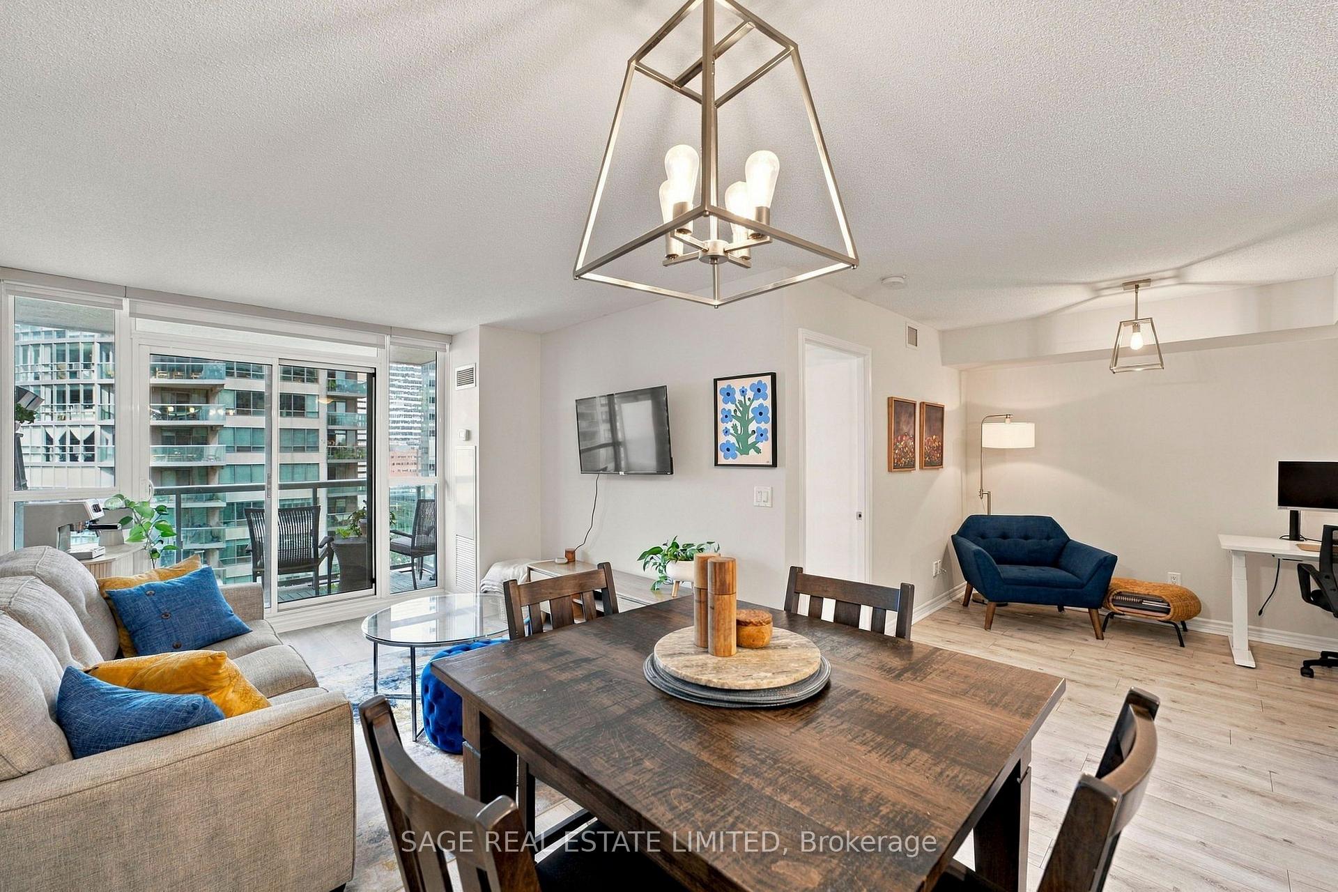 Photo 15 of Unit 1605, 19 Grand Trunk Crescent, Toronto, Waterfront Communities — HOMEH