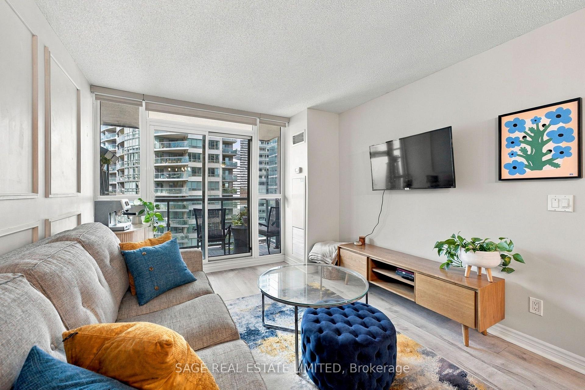 Photo 17 of Unit 1605, 19 Grand Trunk Crescent, Toronto, Waterfront Communities — HOMEH