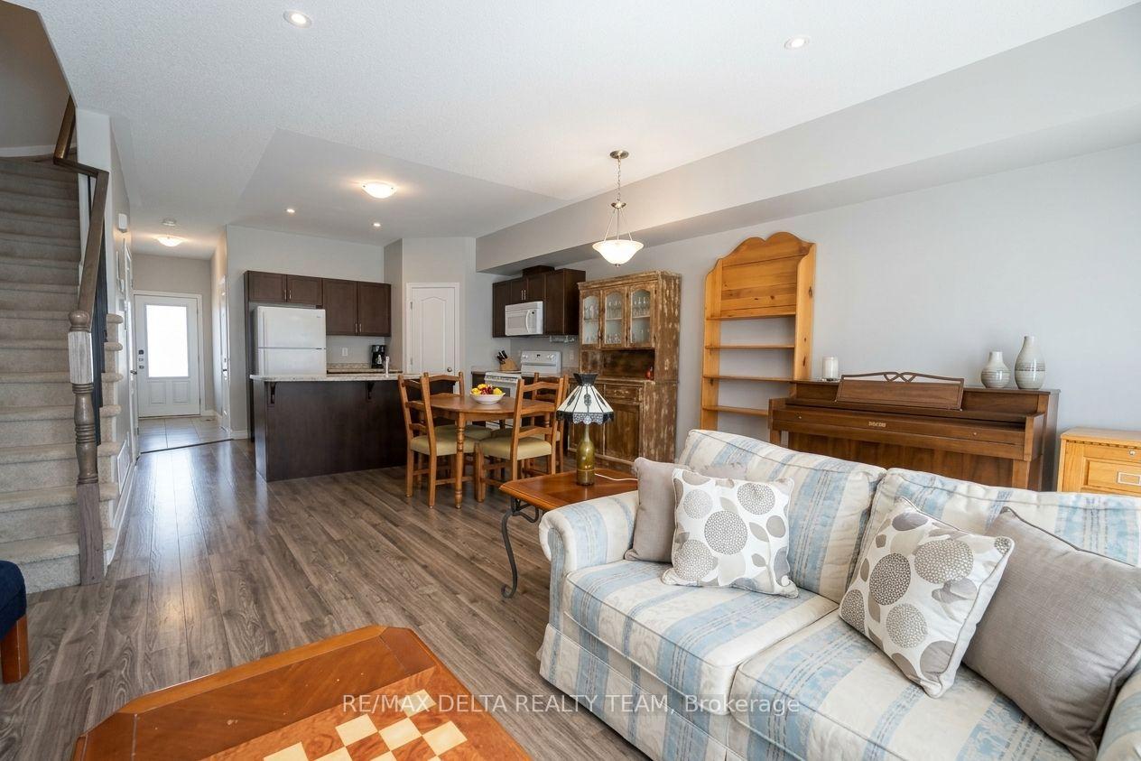 Photo 9 of 92 Bellwood Drive, Arnprior, Arnprior — HOMEH
