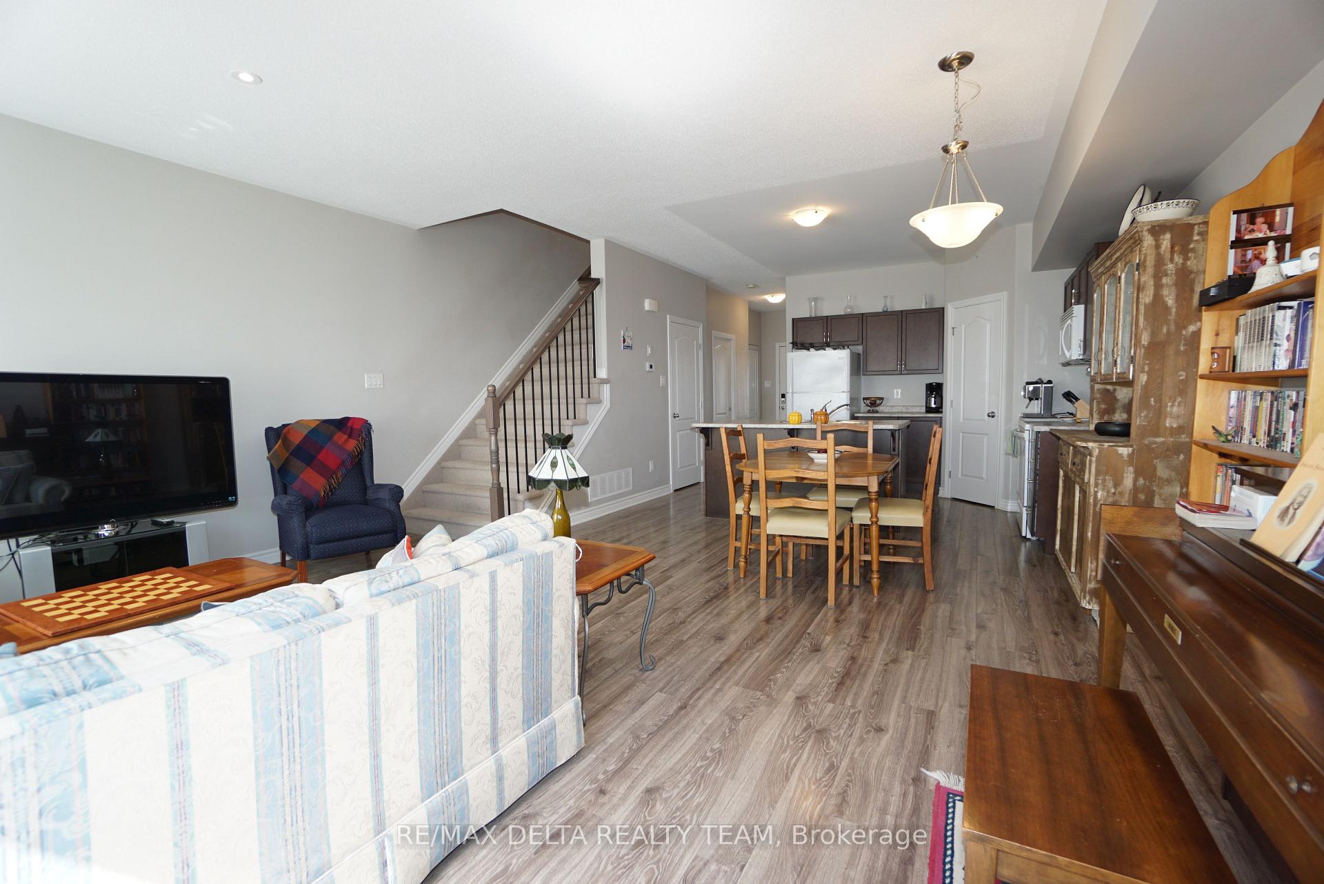 Photo 11 of 92 Bellwood Drive, Arnprior, Arnprior — HOMEH