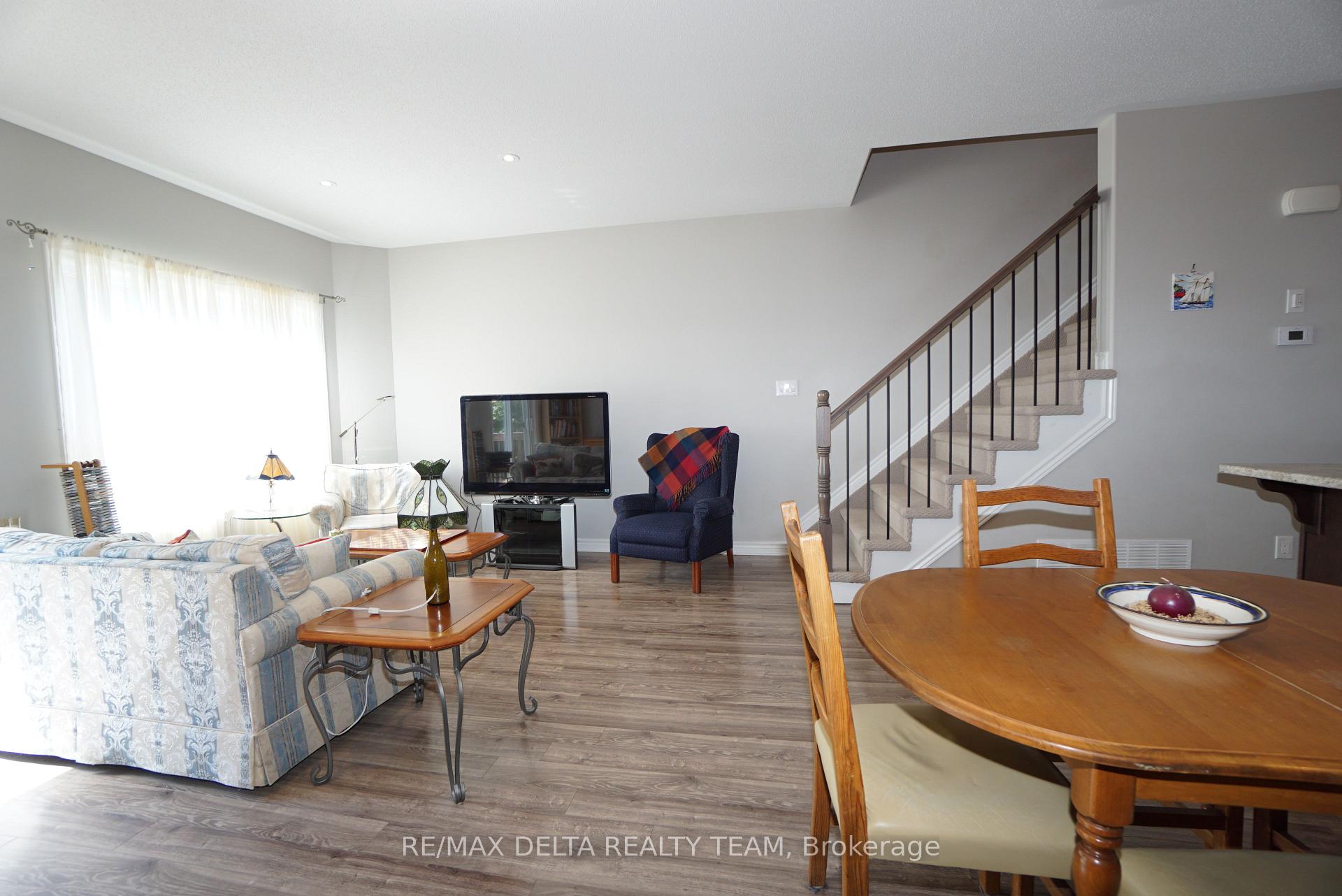 Photo 12 of 92 Bellwood Drive, Arnprior, Arnprior — HOMEH