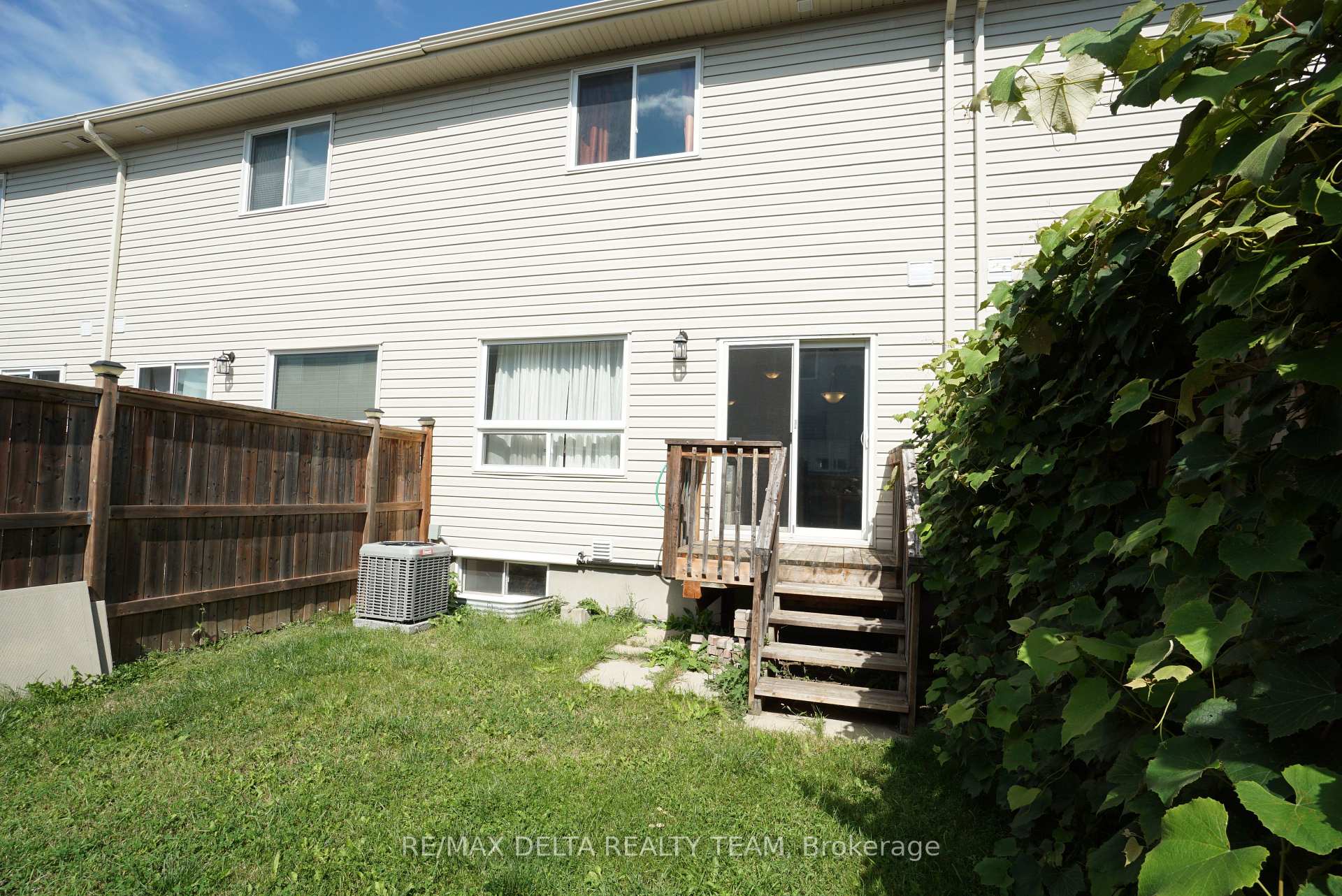 Photo 26 of 92 Bellwood Drive, Arnprior, Arnprior — HOMEH