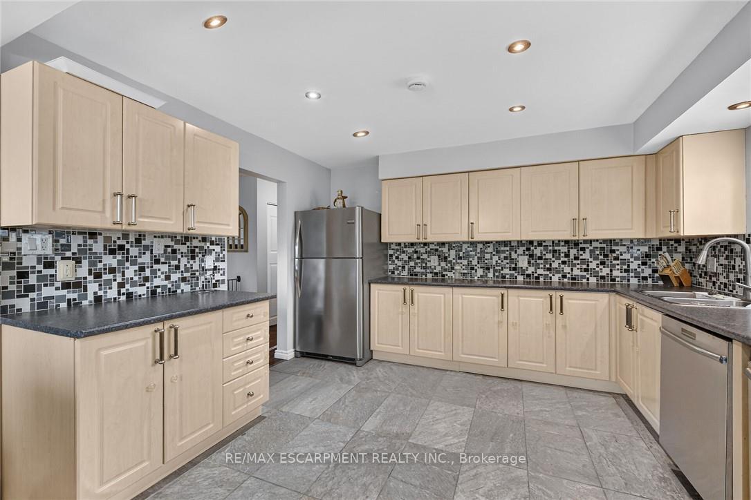 Photo 15 of 10 Krafty Court, Hamilton, Mountview — HOMEH