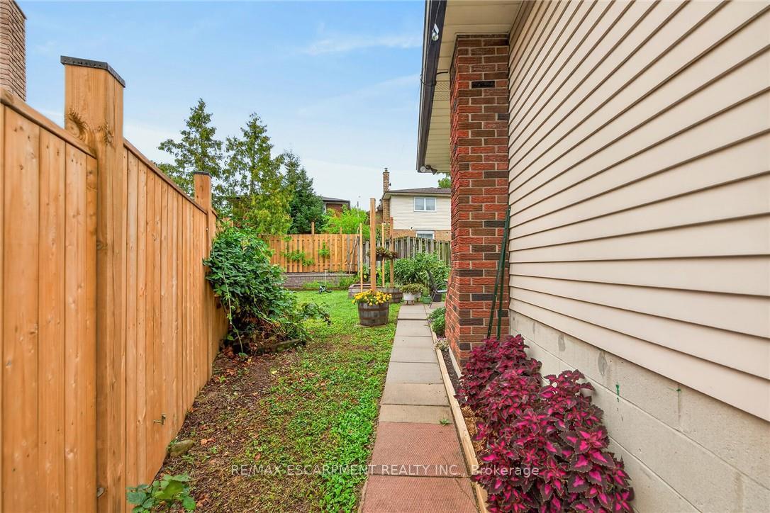Photo 63 of 10 Krafty Court, Hamilton, Mountview — HOMEH