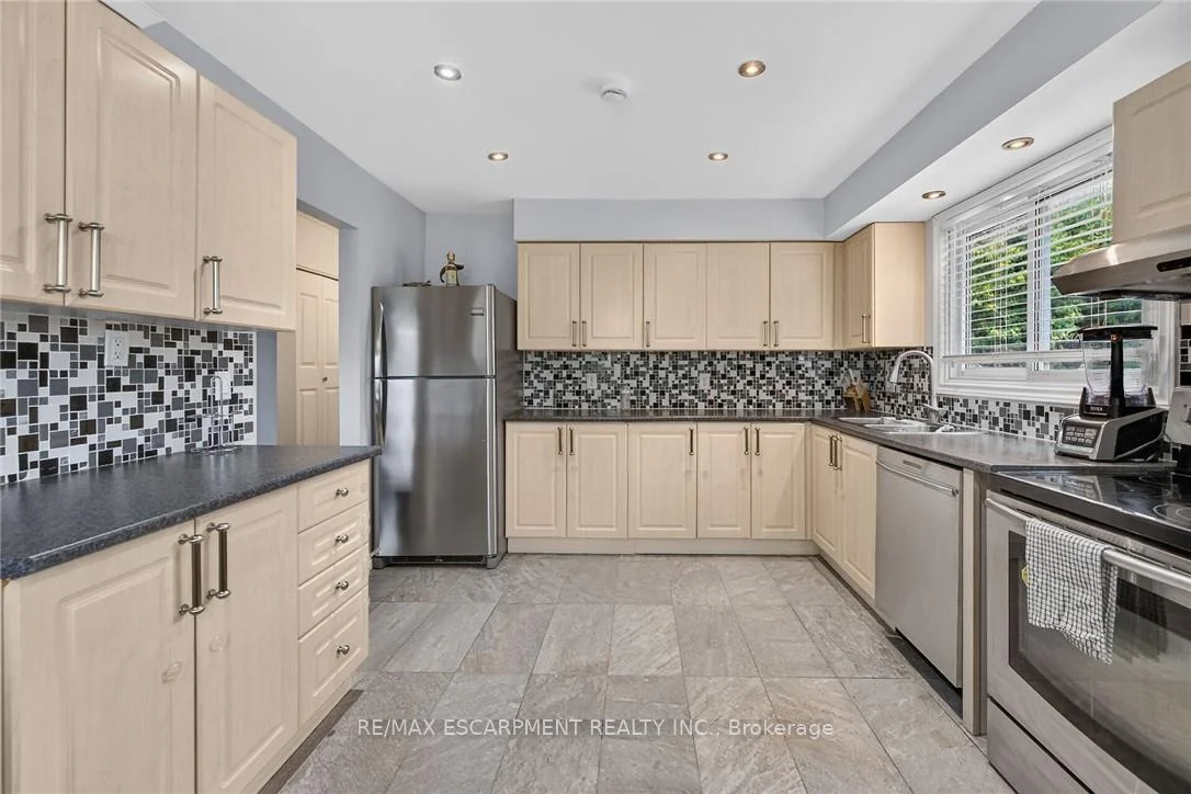 Photo 4 of 10 Krafty Court, Hamilton, Mountview — HOMEH