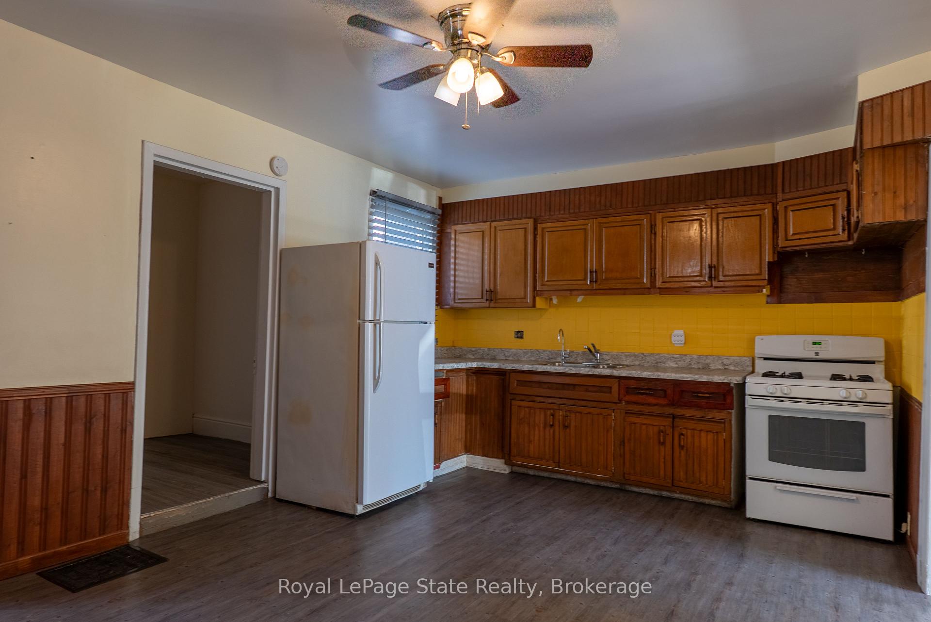 Photo 9 of 111 West Avenue N, Hamilton, Beasley — HOMEH