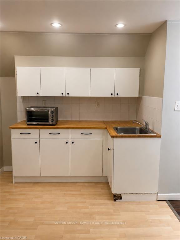 Photo 6 of Unit Upper, 110 Hess Street S, Hamilton, Durand — HOMEH