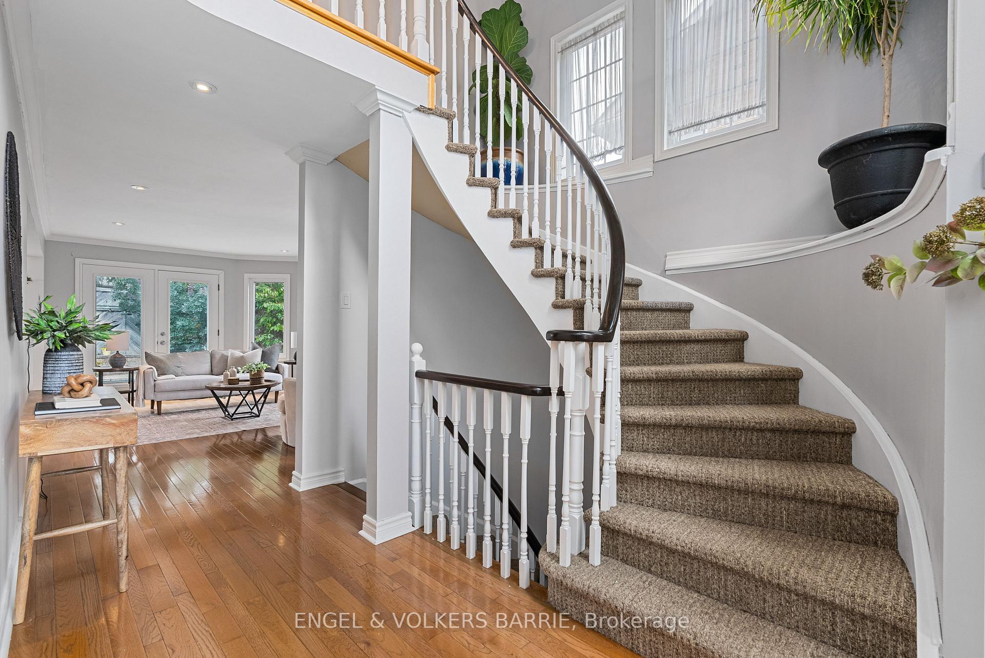 Photo 5 of 19 Grand Forest Drive, Barrie, Bayshore — HOMEH
