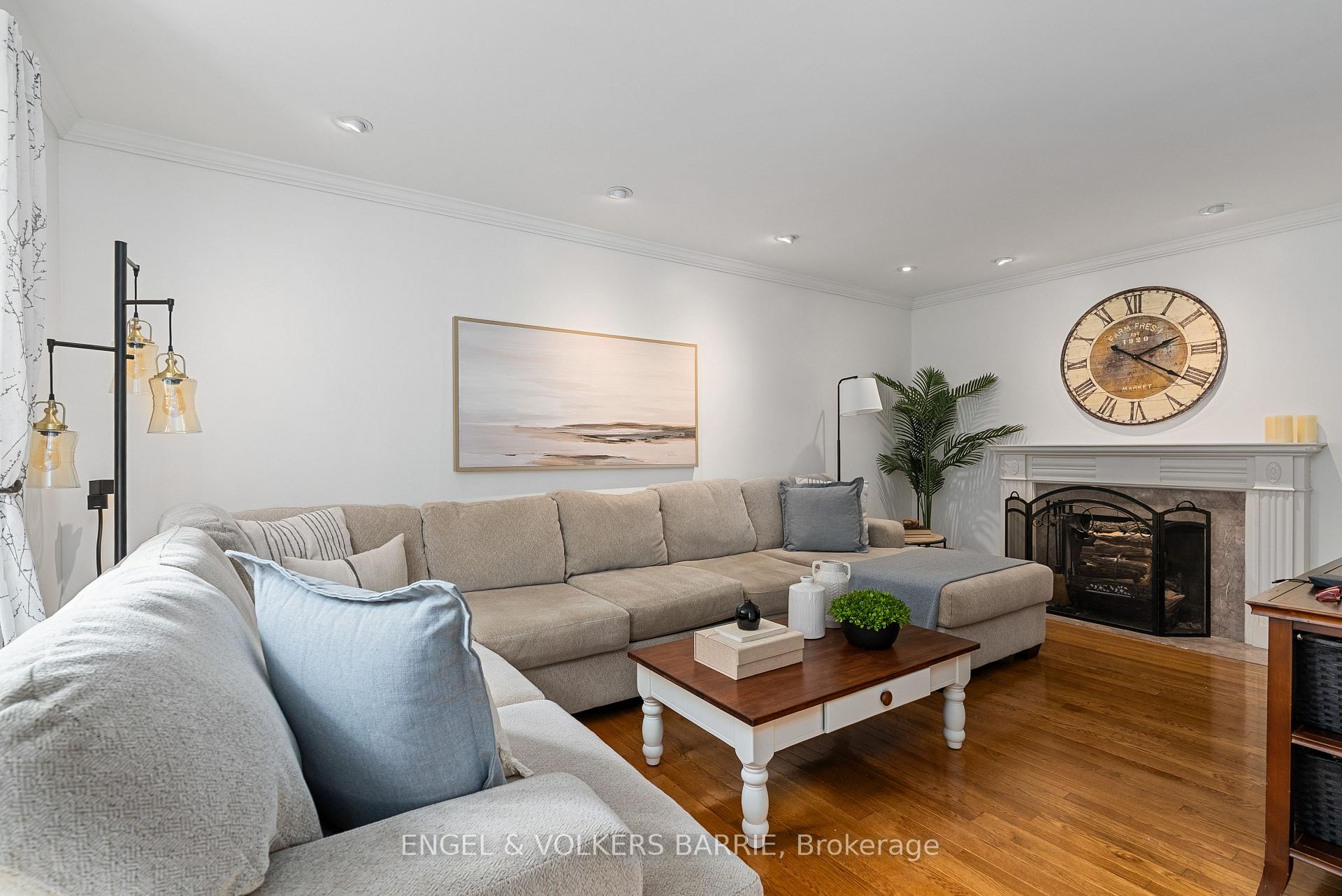 Photo 6 of 19 Grand Forest Drive, Barrie, Bayshore — HOMEH