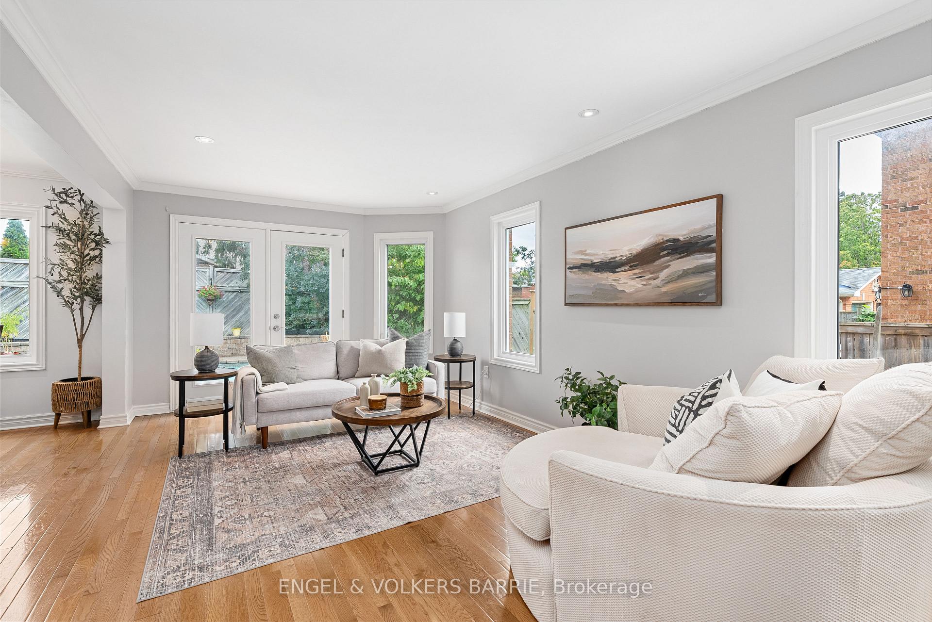 Photo 8 of 19 Grand Forest Drive, Barrie, Bayshore — HOMEH