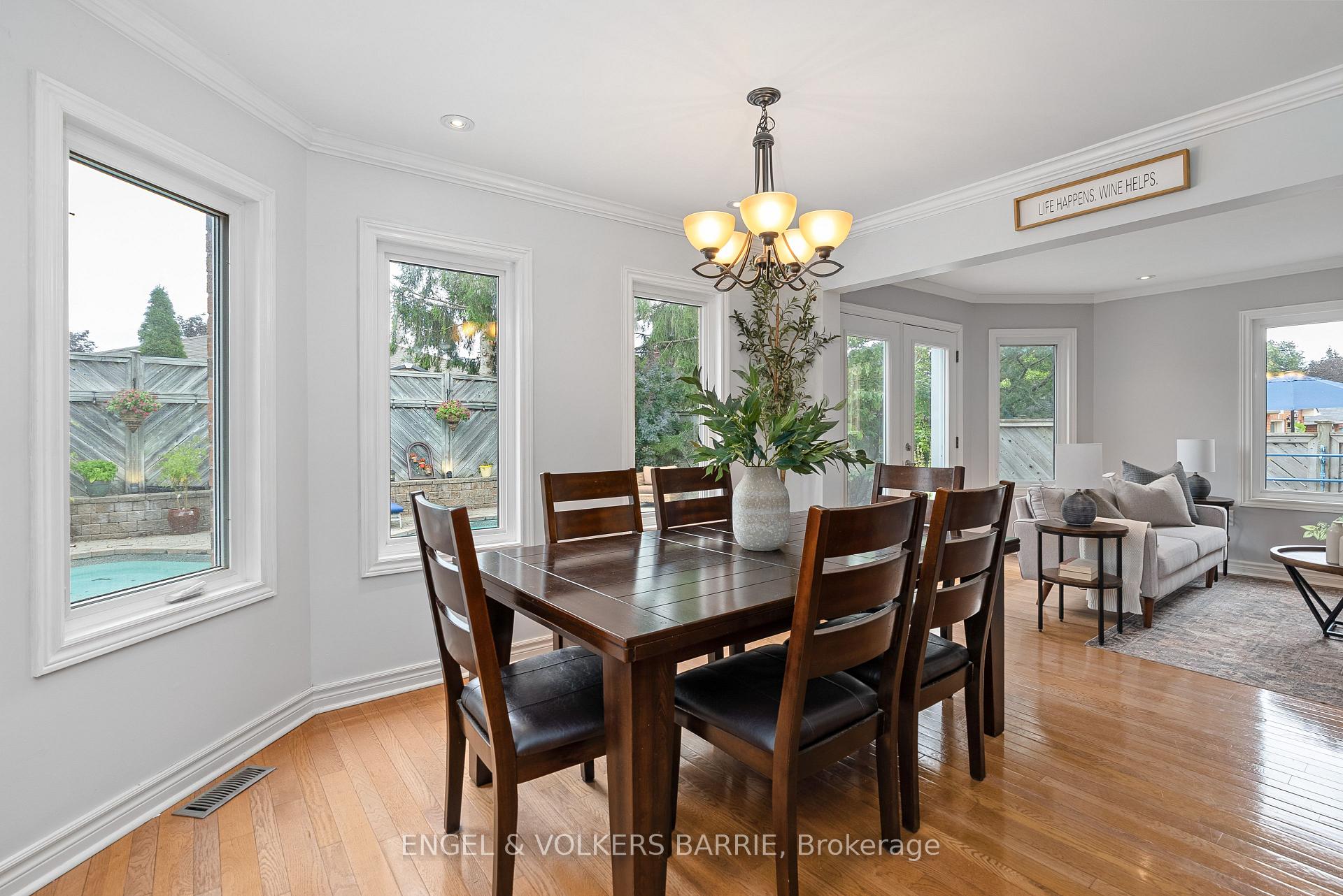 Photo 13 of 19 Grand Forest Drive, Barrie, Bayshore — HOMEH