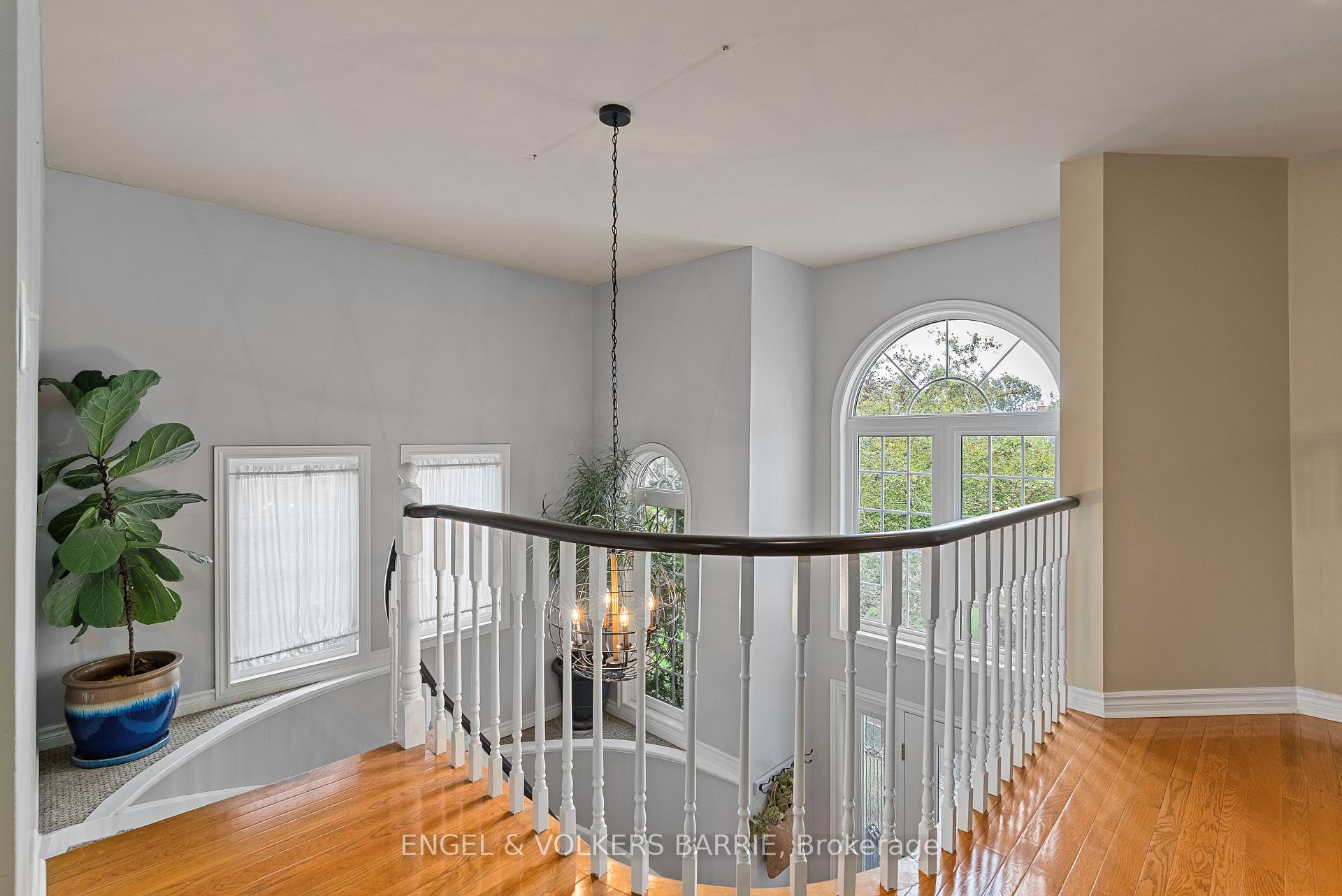 Photo 16 of 19 Grand Forest Drive, Barrie, Bayshore — HOMEH