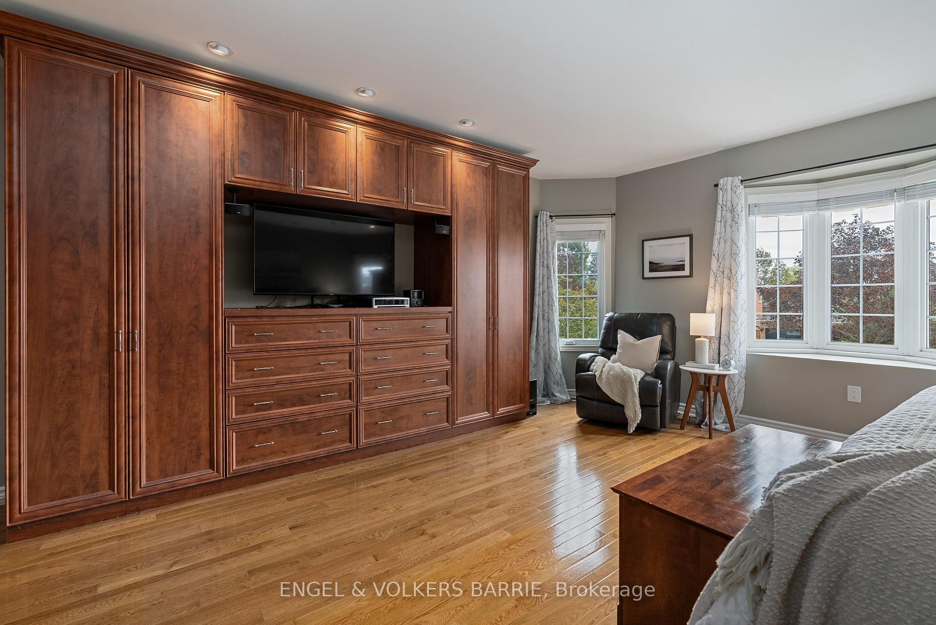 Photo 21 of 19 Grand Forest Drive, Barrie, Bayshore — HOMEH