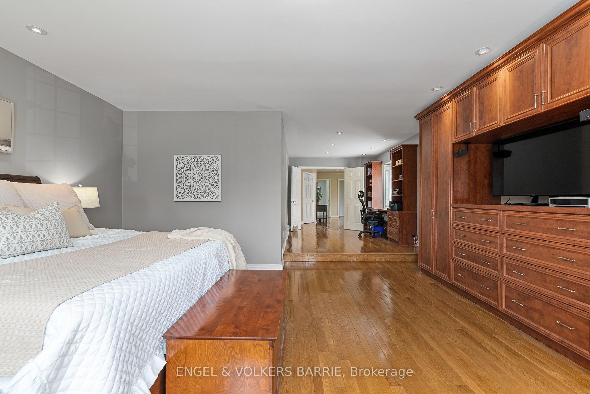 Photo 22 of 19 Grand Forest Drive, Barrie, Bayshore — HOMEH