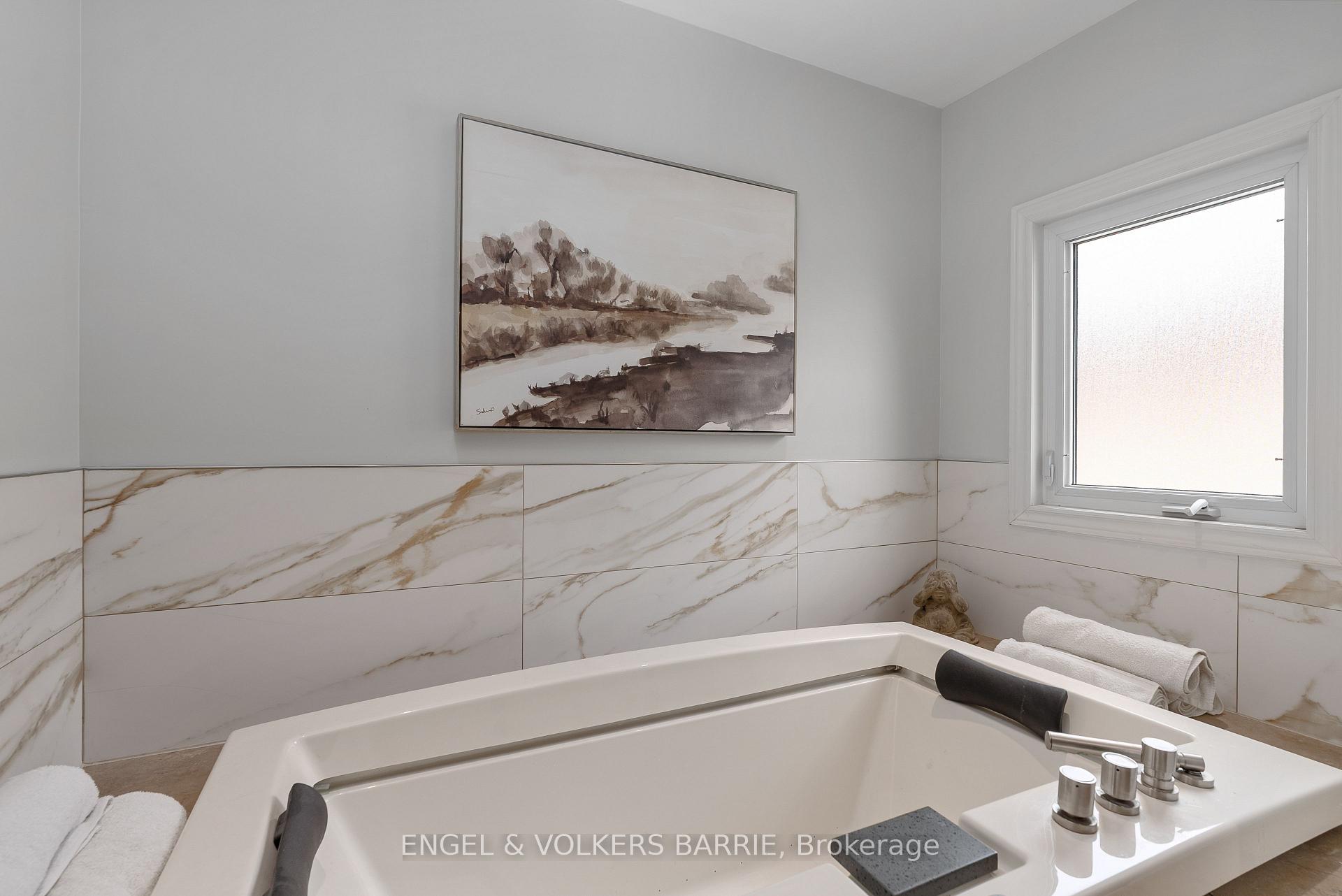 Photo 26 of 19 Grand Forest Drive, Barrie, Bayshore — HOMEH