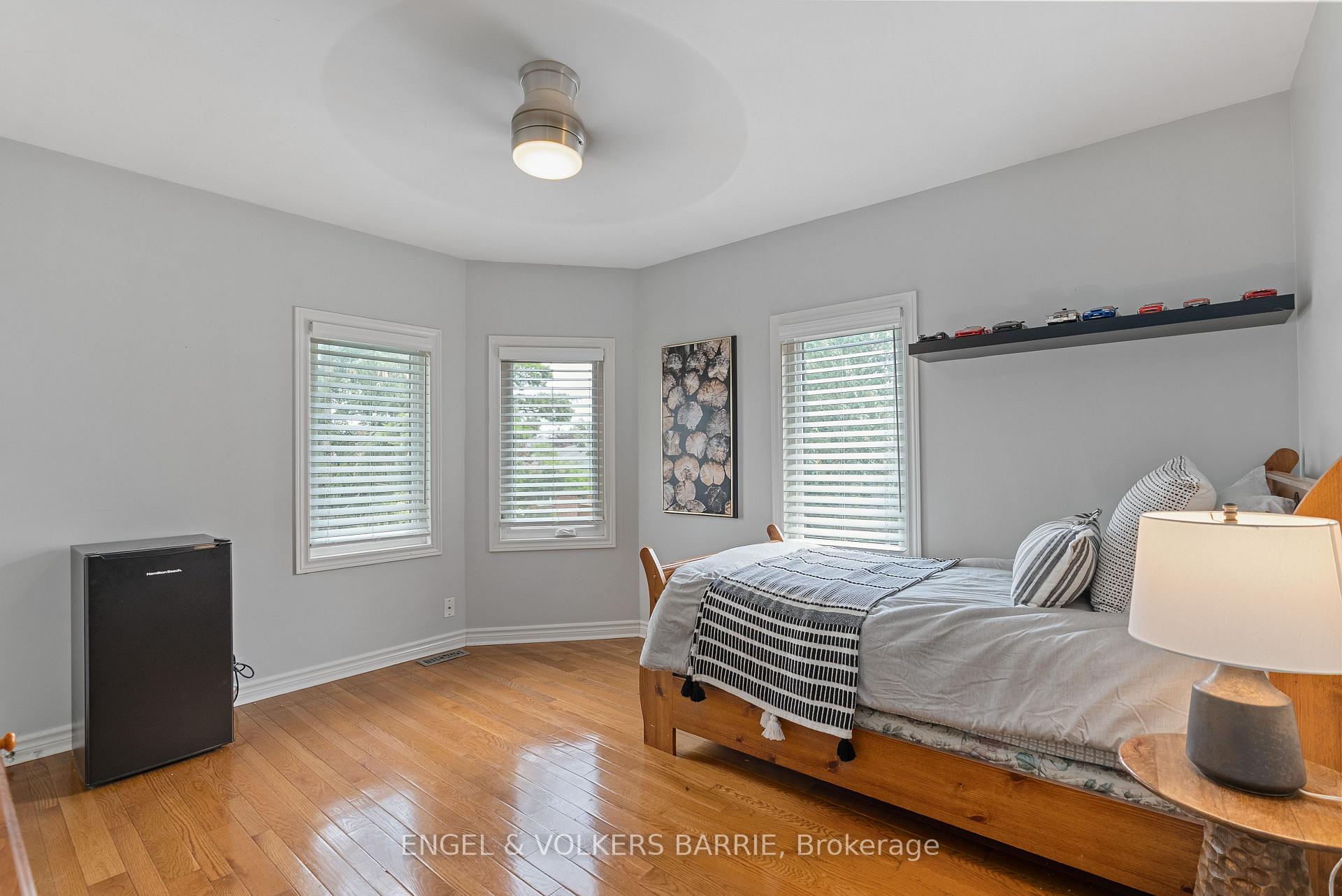 Photo 28 of 19 Grand Forest Drive, Barrie, Bayshore — HOMEH