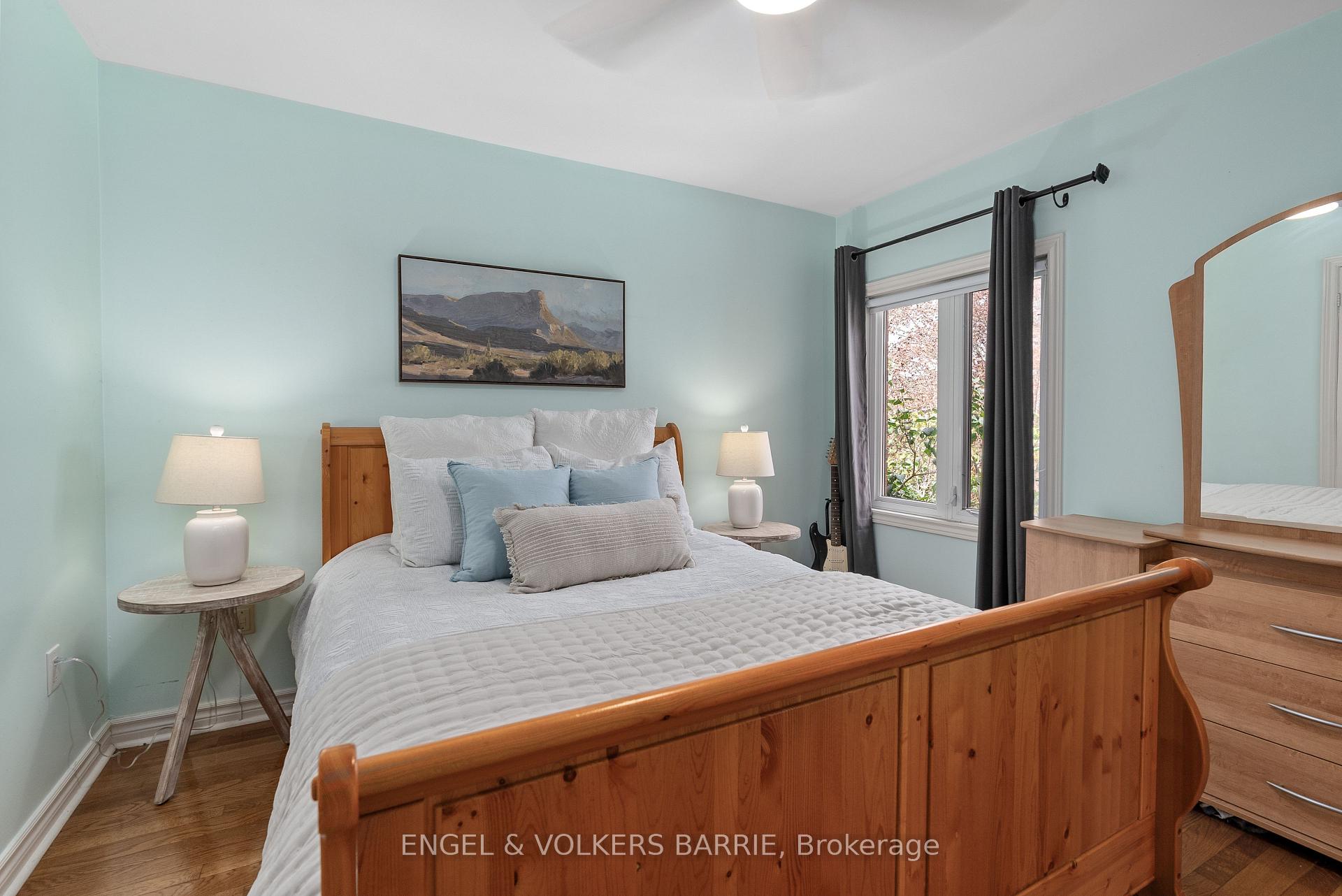 Photo 30 of 19 Grand Forest Drive, Barrie, Bayshore — HOMEH