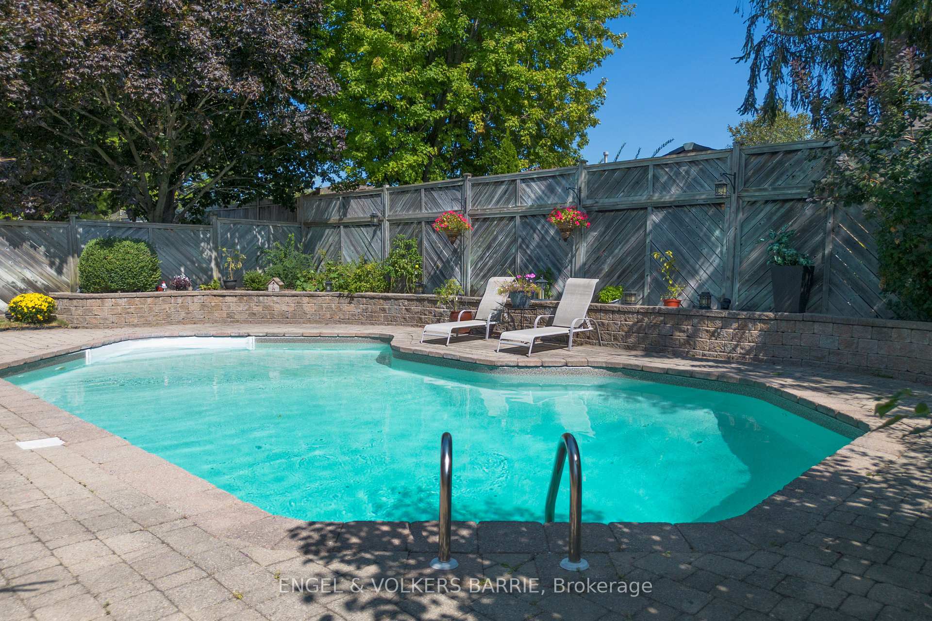 Photo 41 of 19 Grand Forest Drive, Barrie, Bayshore — HOMEH