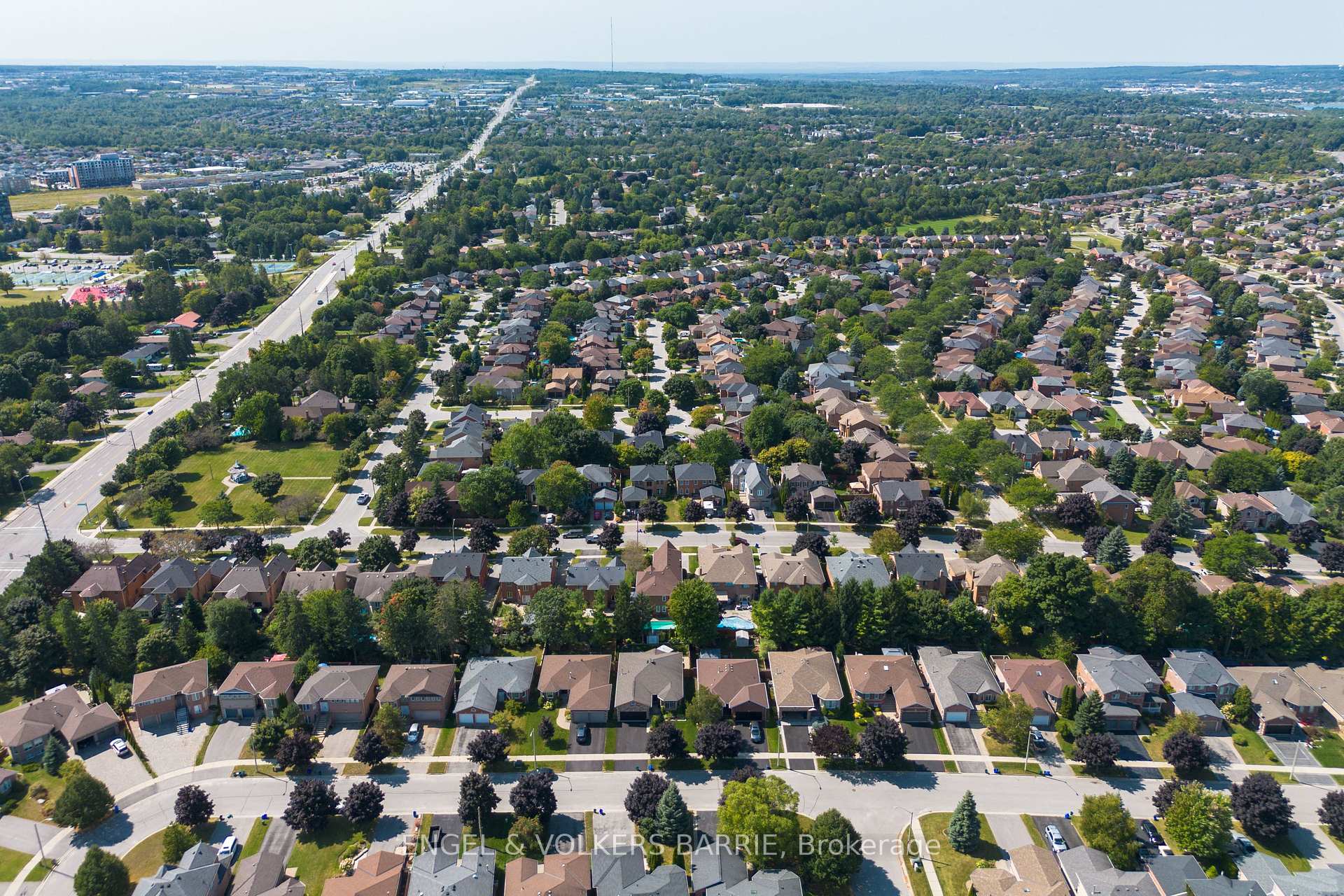 Photo 48 of 19 Grand Forest Drive, Barrie, Bayshore — HOMEH