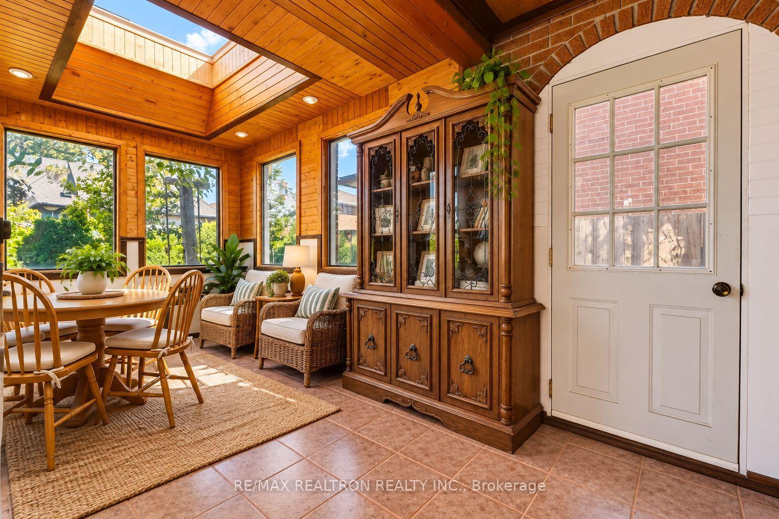 Photo 9 of 77 Chiswick Avenue, North York, Brookhaven-Amesbury — HOMEH
