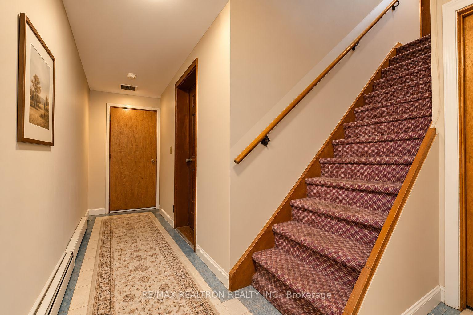 Photo 14 of 77 Chiswick Avenue, North York, Brookhaven-Amesbury — HOMEH