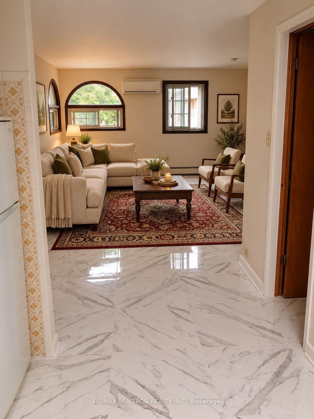 Photo 15 of 77 Chiswick Avenue, North York, Brookhaven-Amesbury — HOMEH