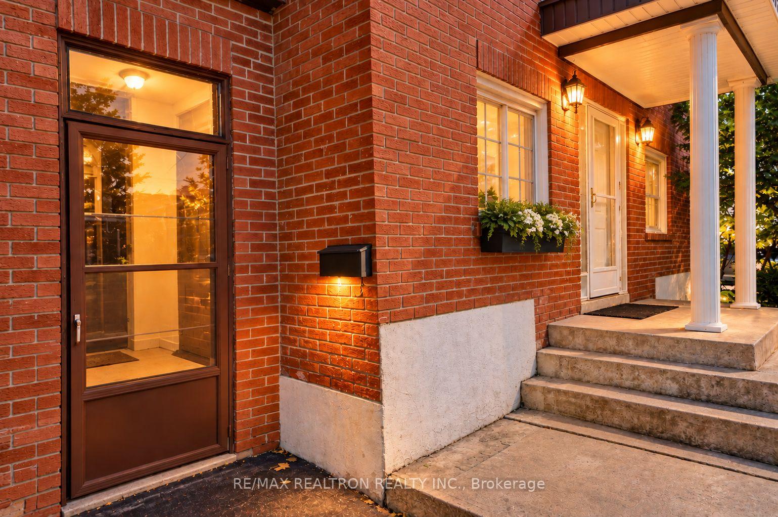Photo 21 of 77 Chiswick Avenue, North York, Brookhaven-Amesbury — HOMEH