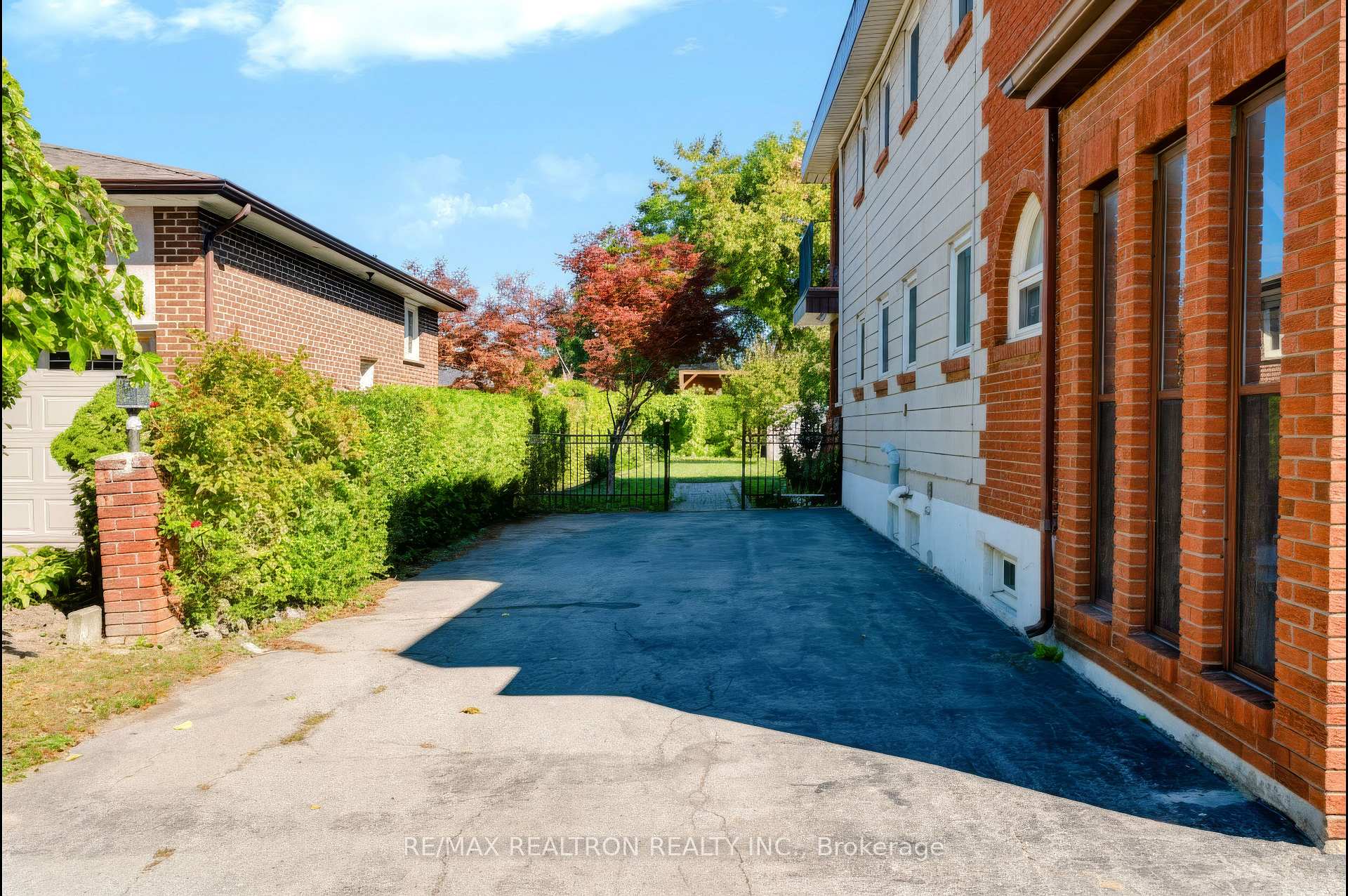 Photo 27 of 77 Chiswick Avenue, North York, Brookhaven-Amesbury — HOMEH