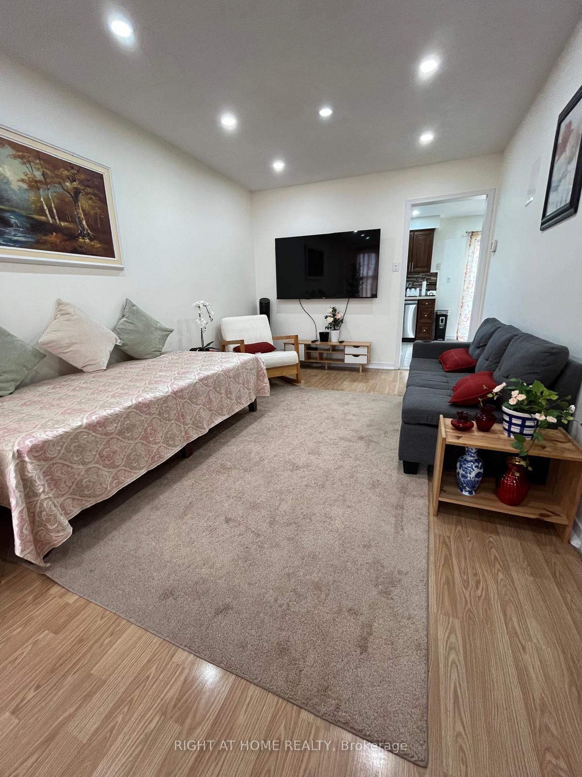 Photo 6 of 5 Cutters Crescent W, Brampton, Fletcher's West — HOMEH