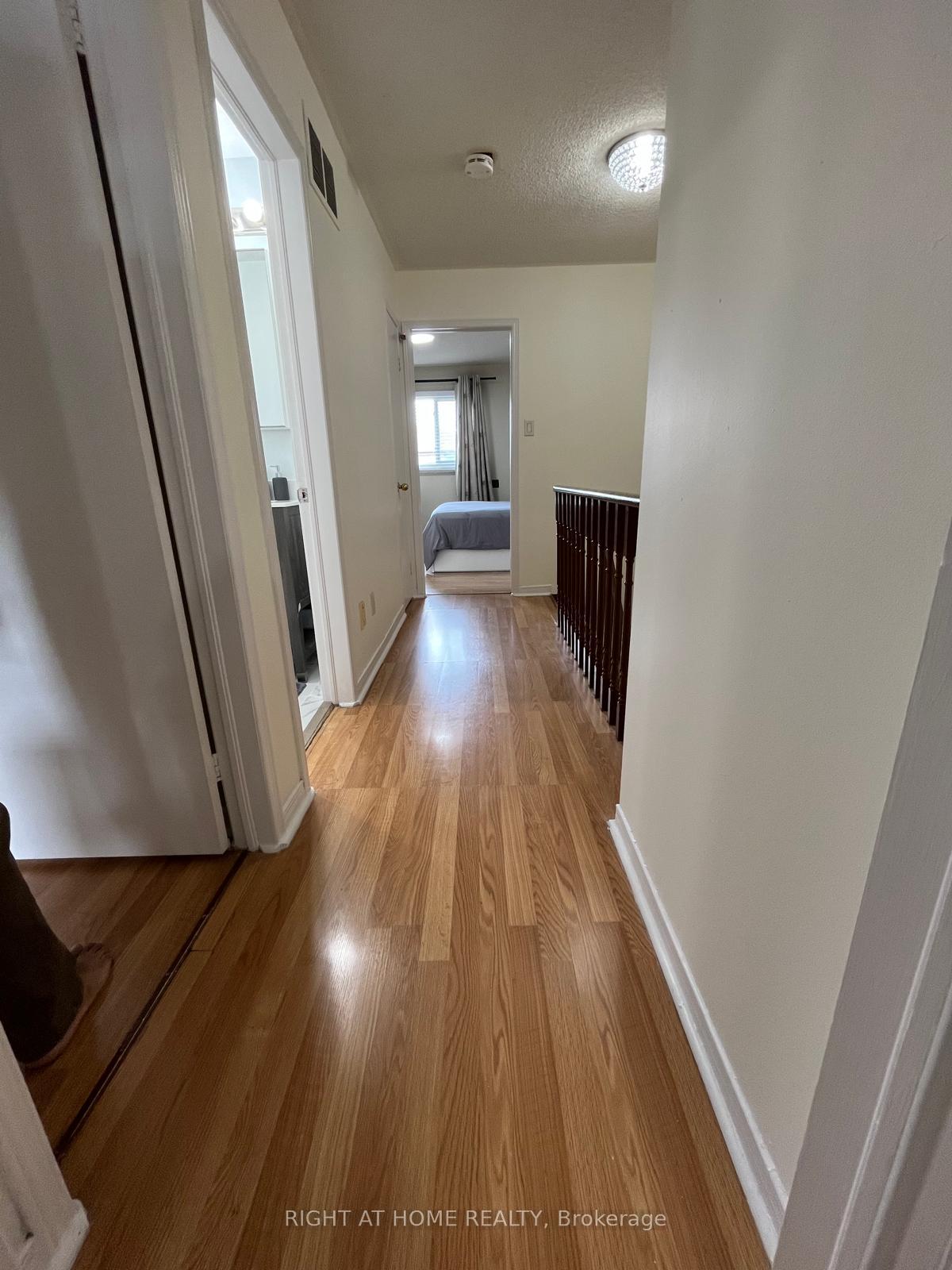 Photo 8 of 5 Cutters Crescent W, Brampton, Fletcher's West — HOMEH