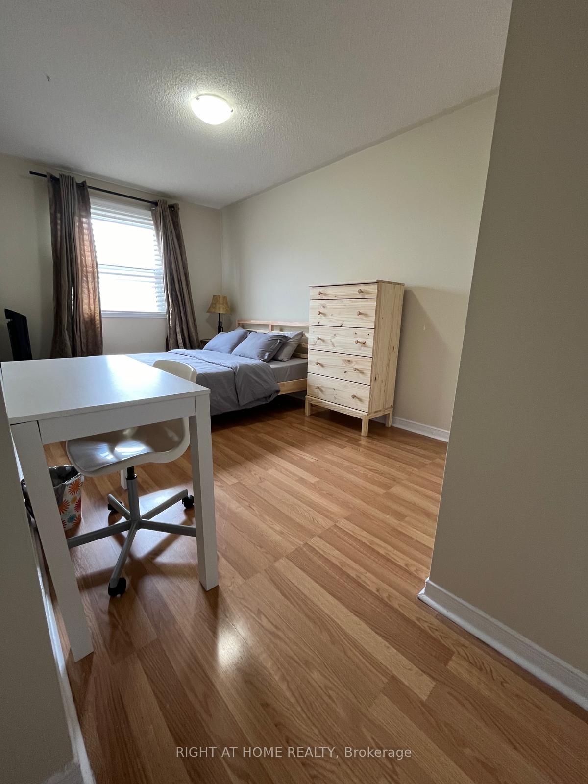 Photo 15 of 5 Cutters Crescent W, Brampton, Fletcher's West — HOMEH