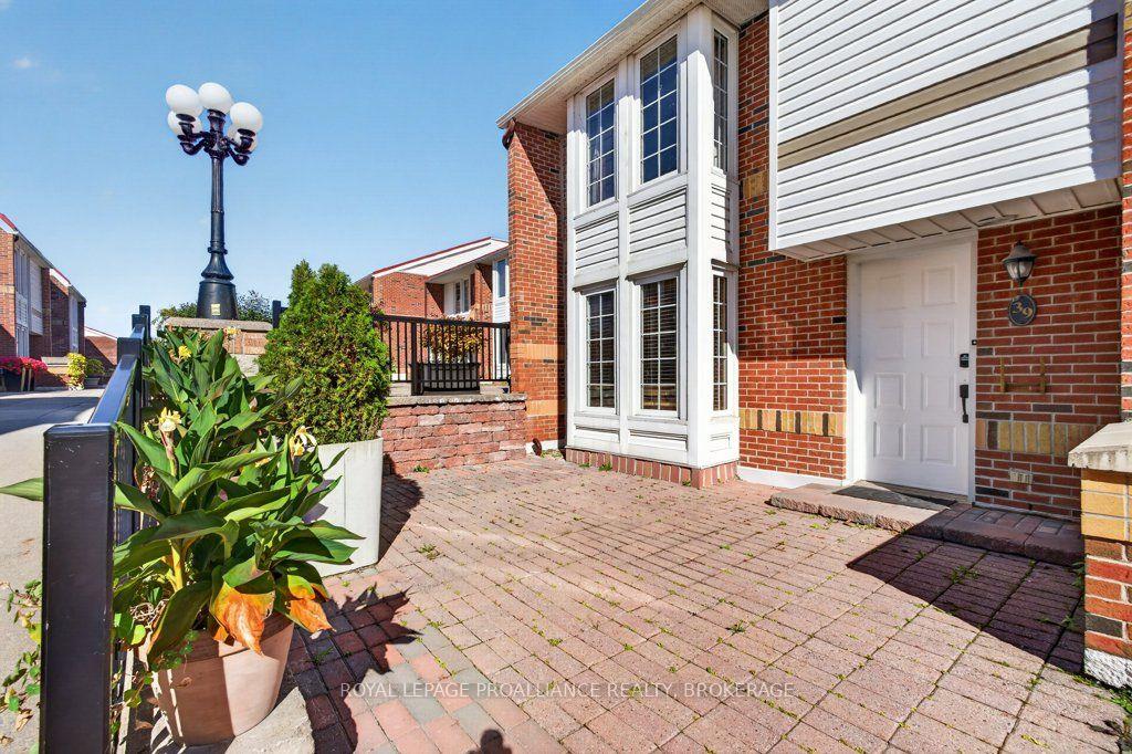 Photo 2 of Unit 39, 1 Place D'armes, Kingston, East of Sir John A. Blvd — HOMEH