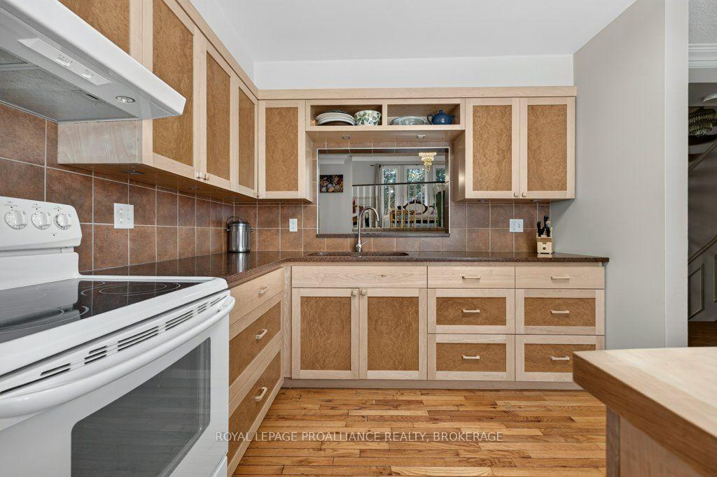 Photo 8 of Unit 39, 1 Place D'armes, Kingston, East of Sir John A. Blvd — HOMEH