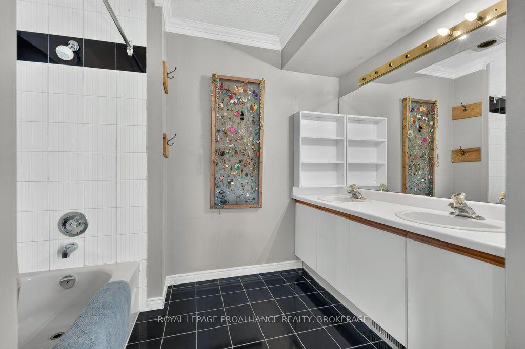 Photo 19 of Unit 39, 1 Place D'armes, Kingston, East of Sir John A. Blvd — HOMEH