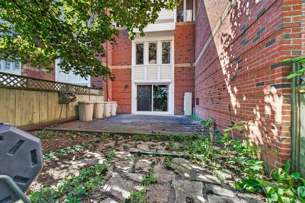Photo 32 of Unit 39, 1 Place D'armes, Kingston, East of Sir John A. Blvd — HOMEH