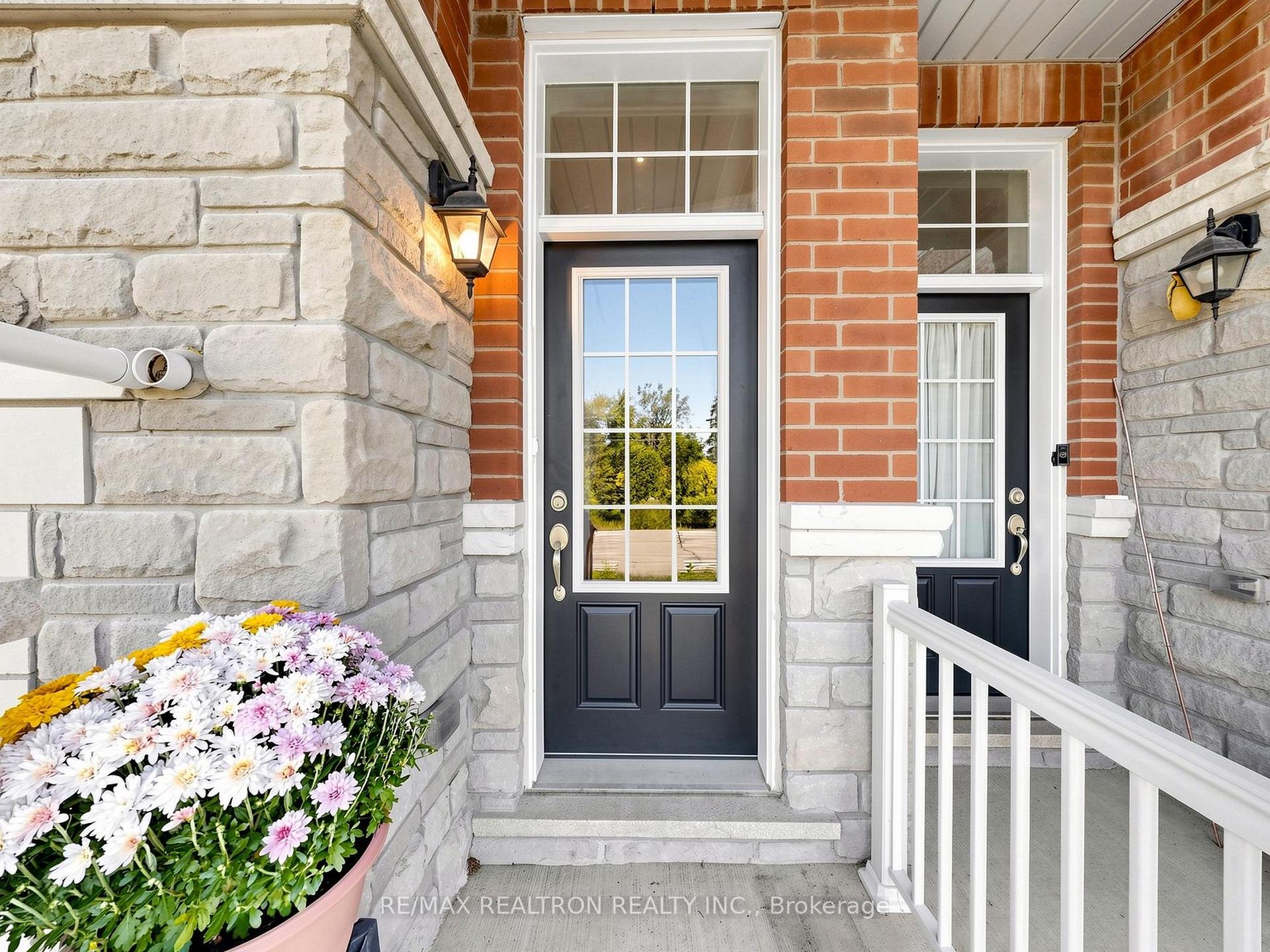 Photo 2 of 71 Dundas Way, Markham, Greensborough — HOMEH
