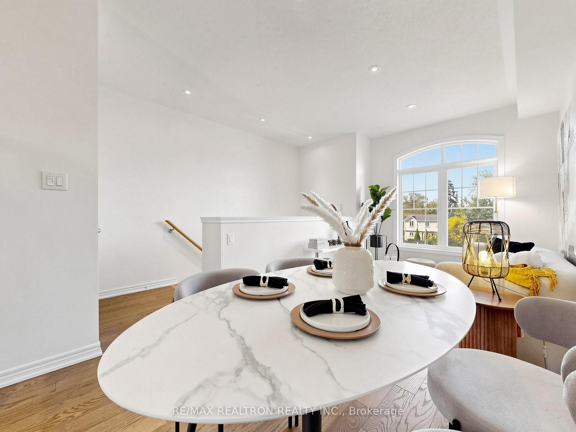 Photo 7 of 71 Dundas Way, Markham, Greensborough — HOMEH